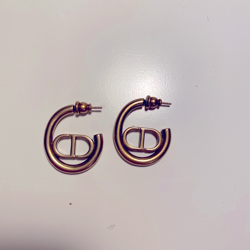 Dior Montaigne 30 earrings hoops with slight dent
